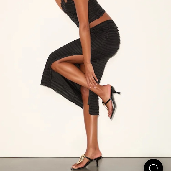 Lulus Arcelia Black Ruffled High-rise Midi Skirt - Size S - Picture 1 of 4